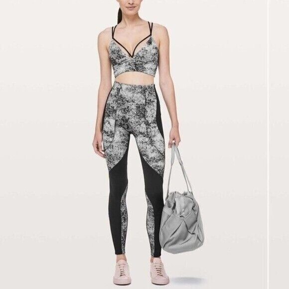Lululemon Sz 4 Sweat & Repeat Tight *28" Black / Serigraph Starlight prints B19 - Picture 1 of 13